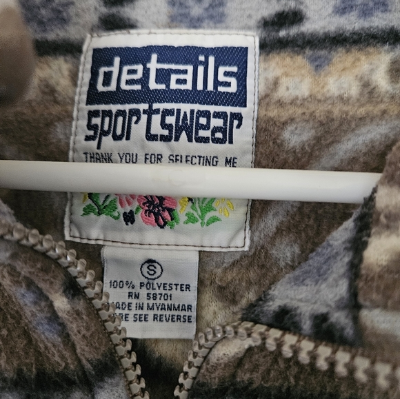 Detail Sportswear Vintage Fleece Jacket, Women's Small- Aztec/Nordic Pattern - Picture 4 of 7
